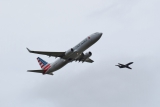 Boeing 737-823
